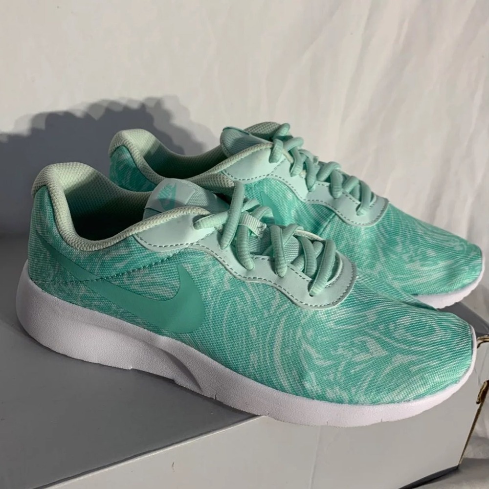Nike Tanjun Print Light Aqua Blue White Shoes Womans 6.5 - Picture 5 of 6